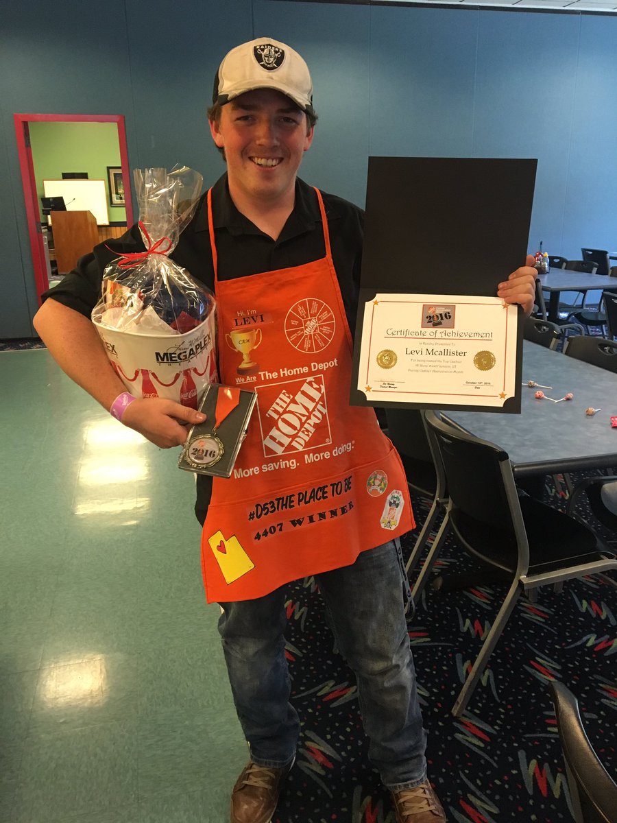 WAY TO GO LEVI!! You're cashier of the year @ #phenomenal4407 <a href="/D53_CAM/">D53_CAM</a> <a href="/CAM_THD/">THD_Front End Ops</a> #lookatallthatswag #pacnorthproud