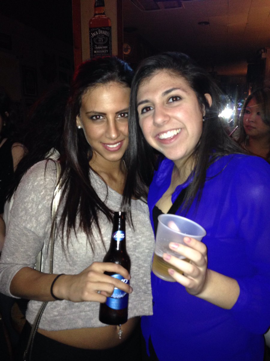 MonMessina's tweet photo. @AlexisL75 happy birthday girl!! #freshmenflashback https://t.co/zERgupKWdA