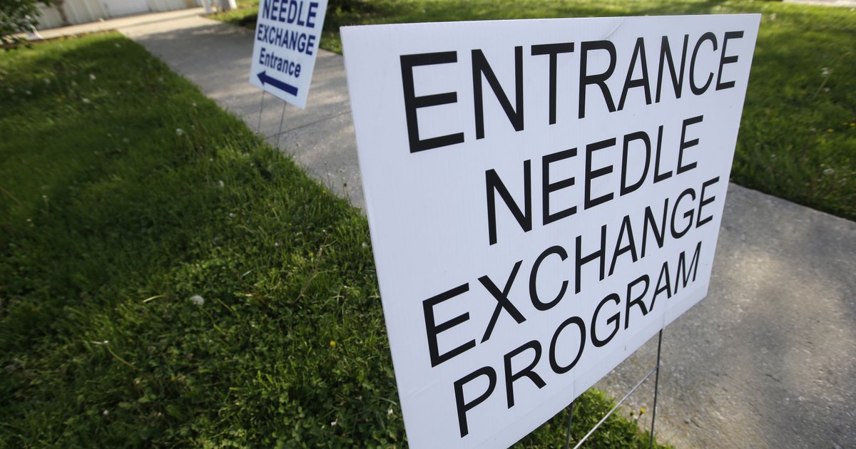 NVHR1's tweet photo. Research shows #syringeexchanges = cost-effective & reduce PWID chance of contracting #hepB & #hepC by 60%. @nytimes https://t.co/4tXMrFkonX https://t.co/nHalgkrX4k