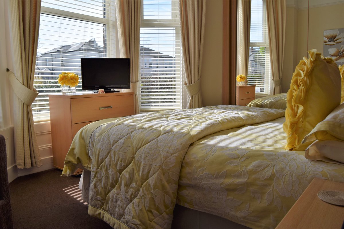 BarfordHouse's tweet photo. Evening #southporthour we offer 5 #selfcatering #holidayapts #insouthport we have some #availability #halfterm @spookport @visitsouthport https://t.co/Oe77NvR3i7