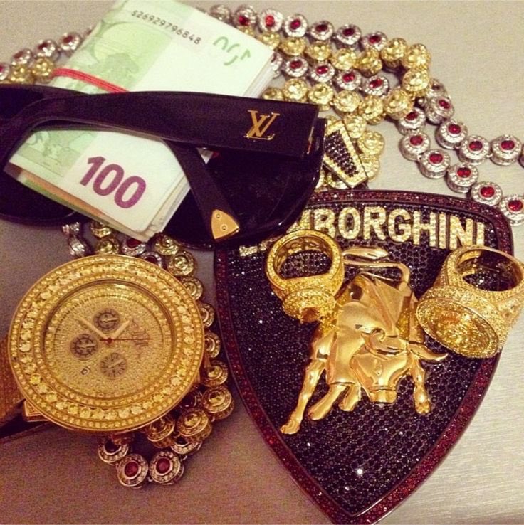 music_swaggmen's tweet photo. MY BRAND NEW BLING LAMBOWW MY LIFE MY HOME MY BITCH #POSEY #SWAGGMEN #MONEY #EURO #LOUISVUITTON #GOLD #DIAMOND https://t.co/yCJ7NSnPXd