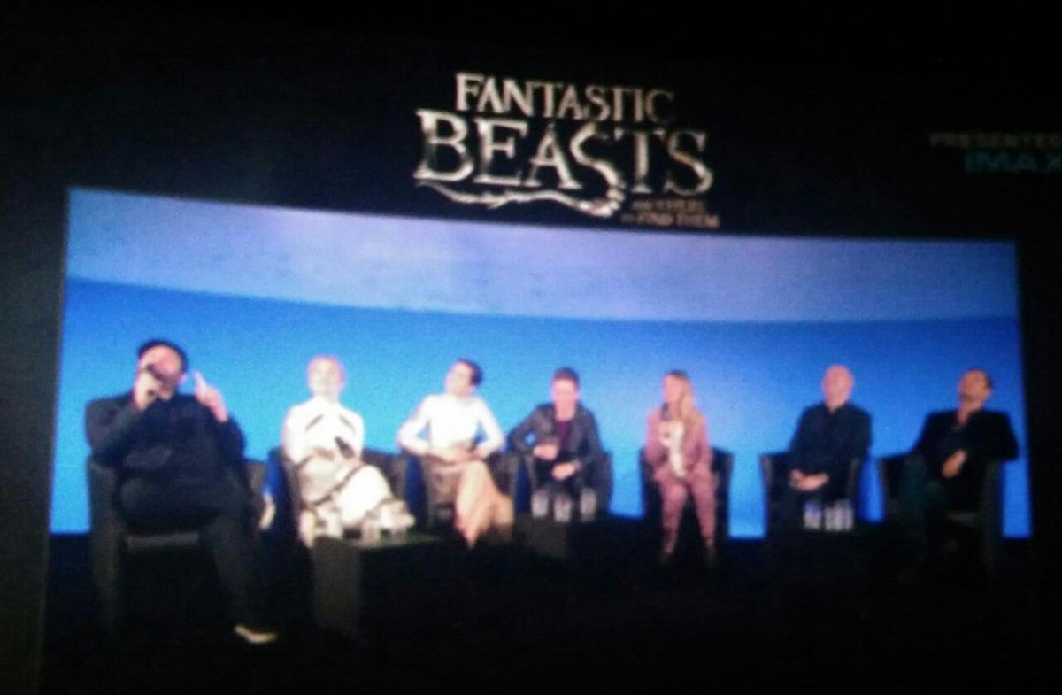 Mrgatomanny's tweet photo. En vivo desde londres #QuieroSerUnMago #AnimalesFantasticos
#AnimalesFantasticosenvivo https://t.co/SlwbPceCBt