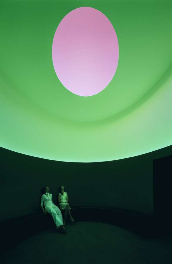 Jeanne Claire van Ryzin reminds Austinites about James Turrell's gem on the SAC rooftop. #UTSkyspace arts.blog.austin360.com/2016/10/06/in-…