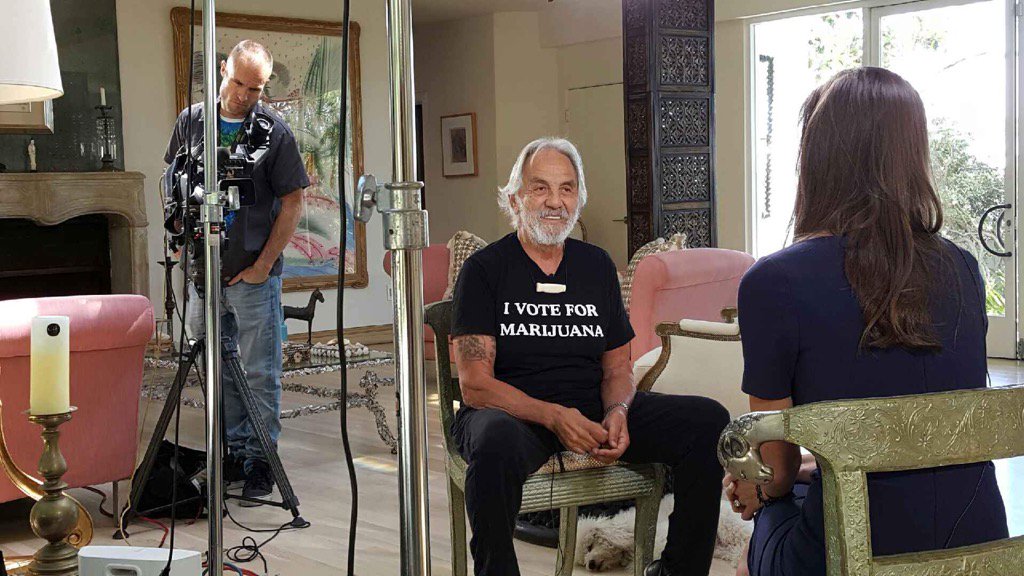JennaNBCLA's tweet photo. Interesting interview with @tommychong! Check it out tonight at 5 @NBCLA https://t.co/Wrrfikl8aF