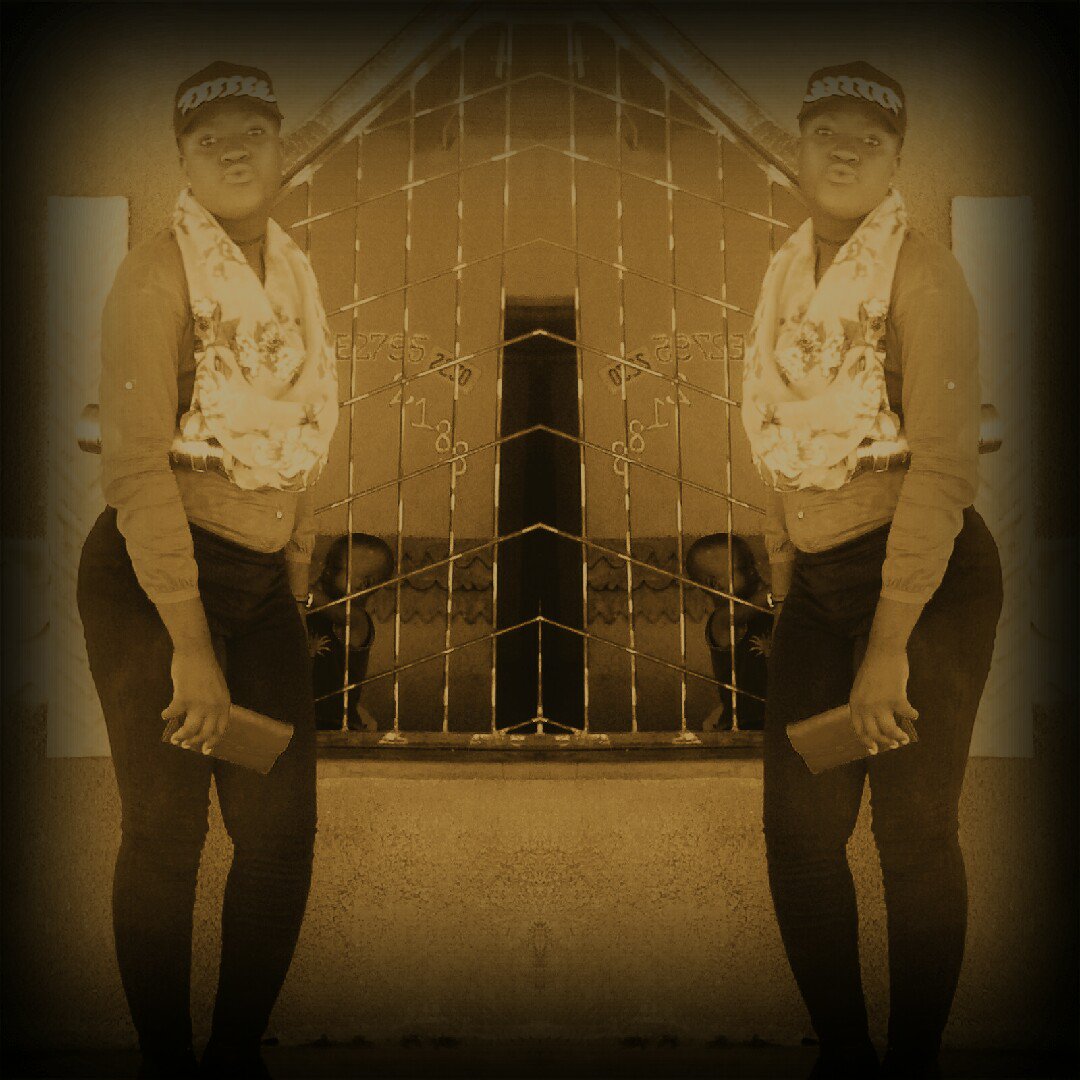 tebo_mafora's tweet photo. #mirrorimage https://t.co/FTxWakQLse