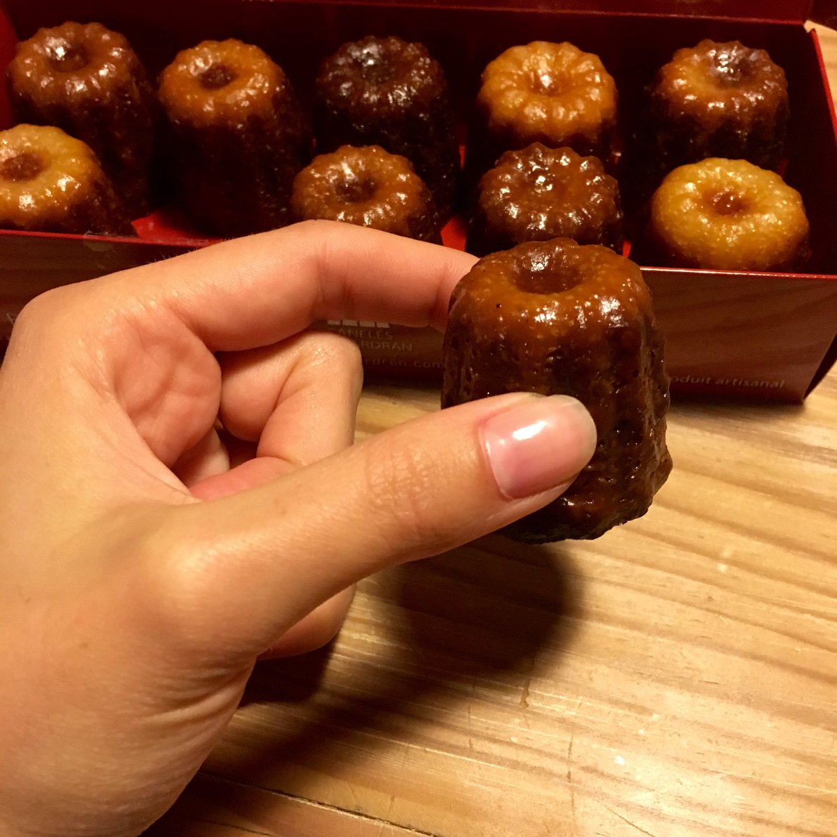 Le 7ème jour, il se reposa...et créa le cannelé rhum vanille

<a href="/BordeauxTourism/">Bordeaux Tourisme</a> 
<a href="/Baillardran/">Canelés Baillardran</a>