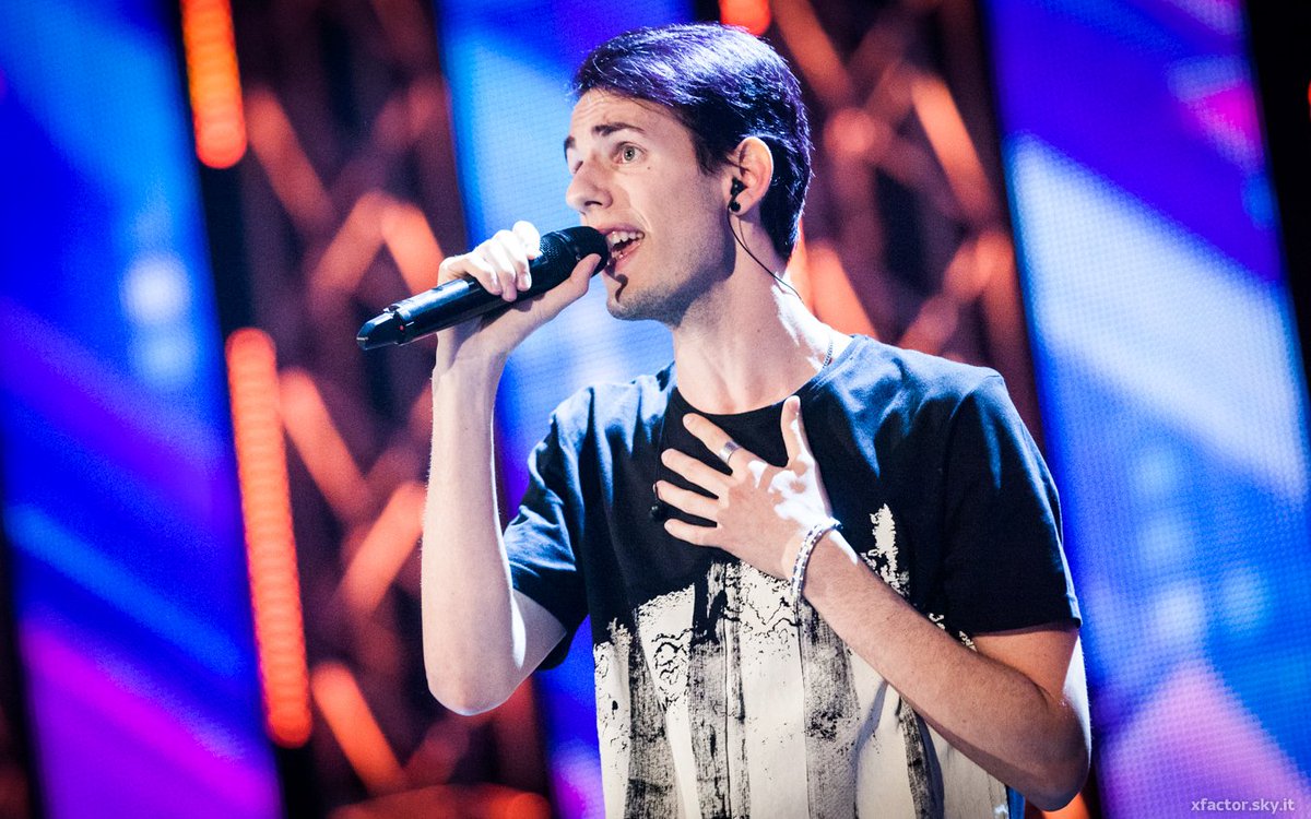 XFactor_Italia's tweet photo. Pink Gijibae è crazy e ci piace così! 💜 #XF10 https://t.co/Xu1NYUvGkW
