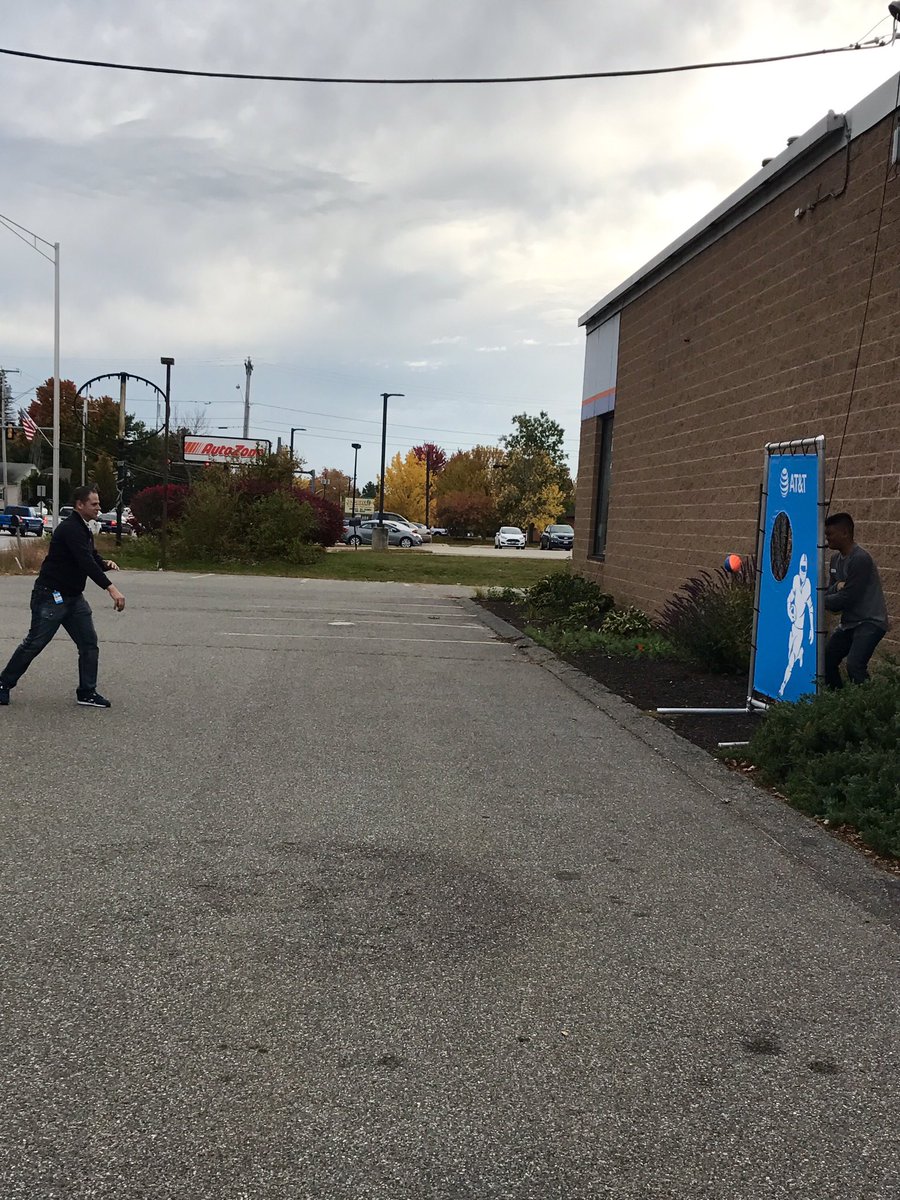 melwhiteman0825's tweet photo. Sean Parkinson and Somersworth Team throwing the ball around! @WalshWarriers @LiveFreeOrDL @TheSoMoWorth https://t.co/flm4lKmS5O