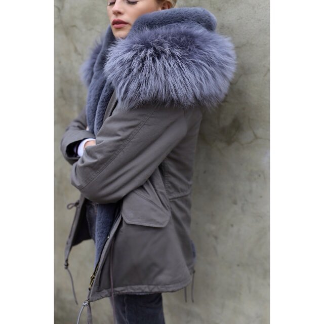 bimbaylaurablog's tweet photo. #inlove https://t.co/O9yCPfQQFd @DucieFashion @EkseptionOnline @BeniRoom_ #timeline #moda #parka #fashion #ootd https://t.co/9bfO5lkWF6