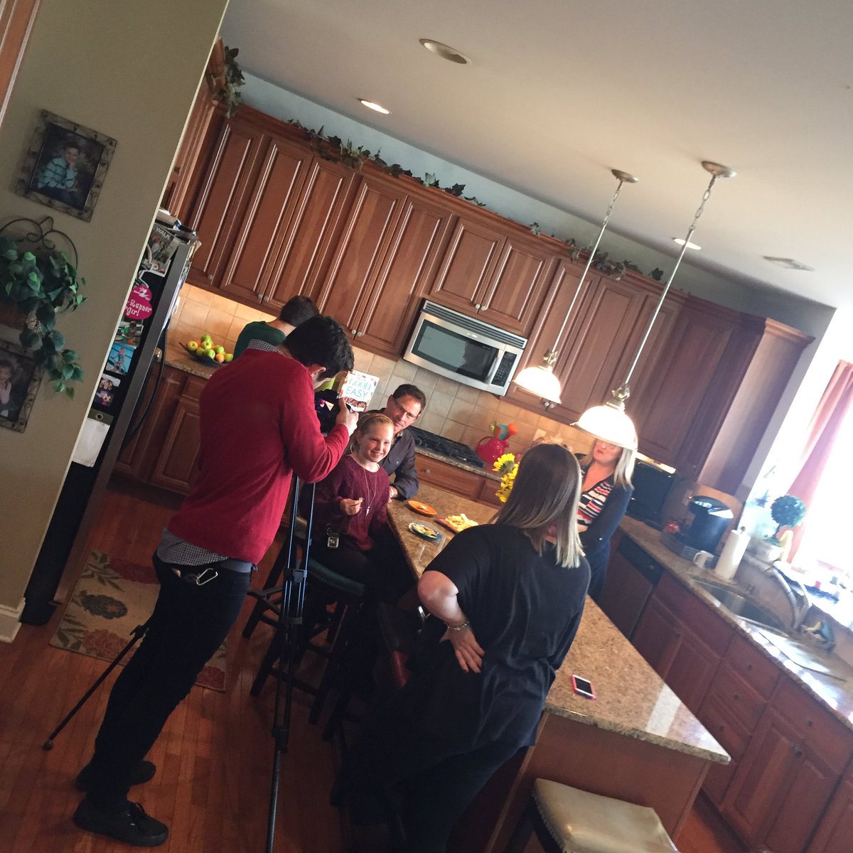 rocks_carly's tweet photo. Behind the scenes with @ThePeakTV ! https://t.co/unKUwAbO1N