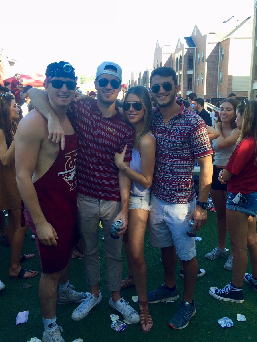 aliiirob's tweet photo. fam 💞
#DGanchorsplash2016 
#PhiKappaTau 
#KodyforanKorman https://t.co/hzNHpw8WbS