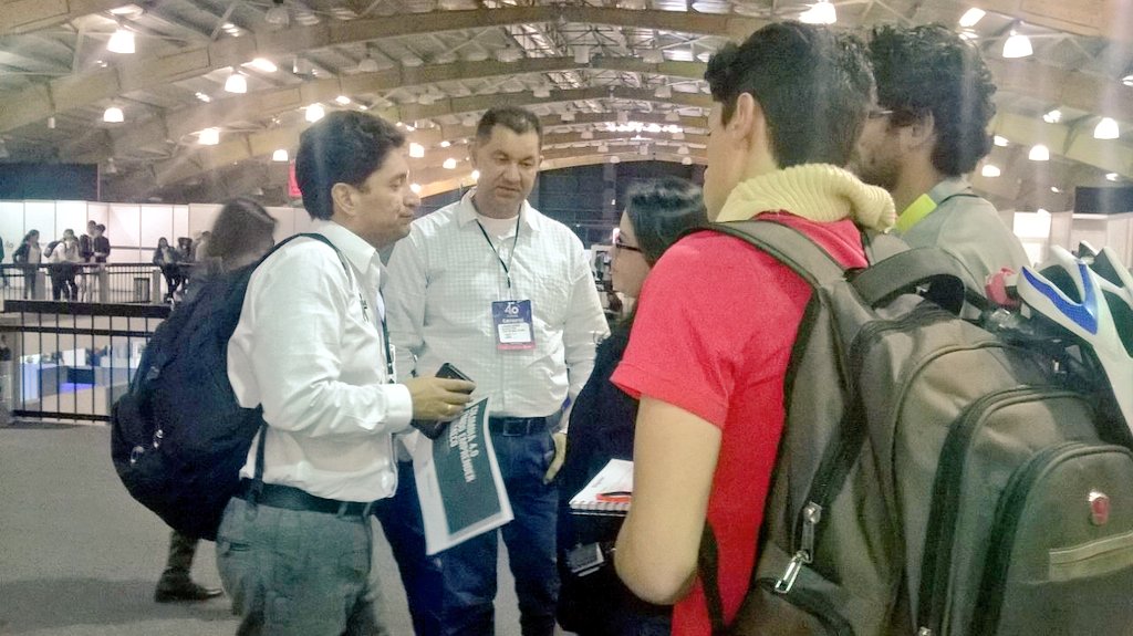 leito6125's tweet photo. A esta hora en Corferias @DAGAmedia y @diegoyaya_daga exponen su empresa a @avargass2012  @luommano @wdaza @margoth555 @afreyquintero https://t.co/CCTpShqN2W