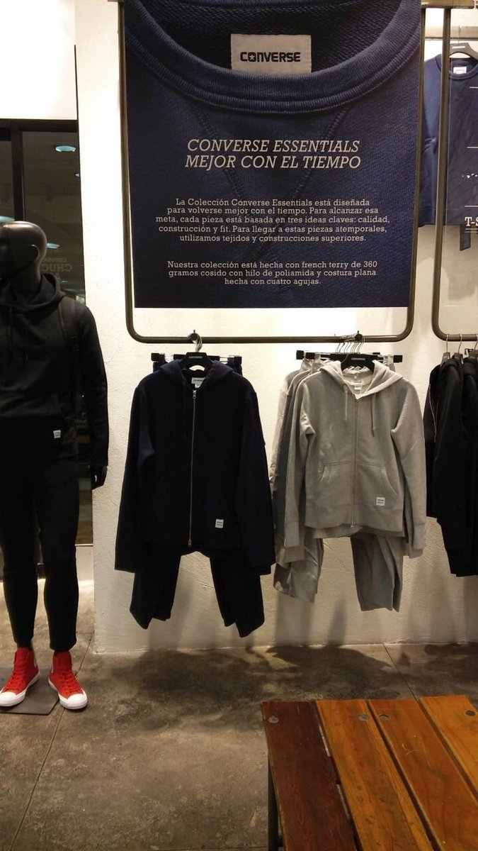 SirAllende's tweet image. Hoy pasé por la Boutique de Satélite y me compré unos pants de la colección #ConverseEssentials. Lo más cómodo del mundo.