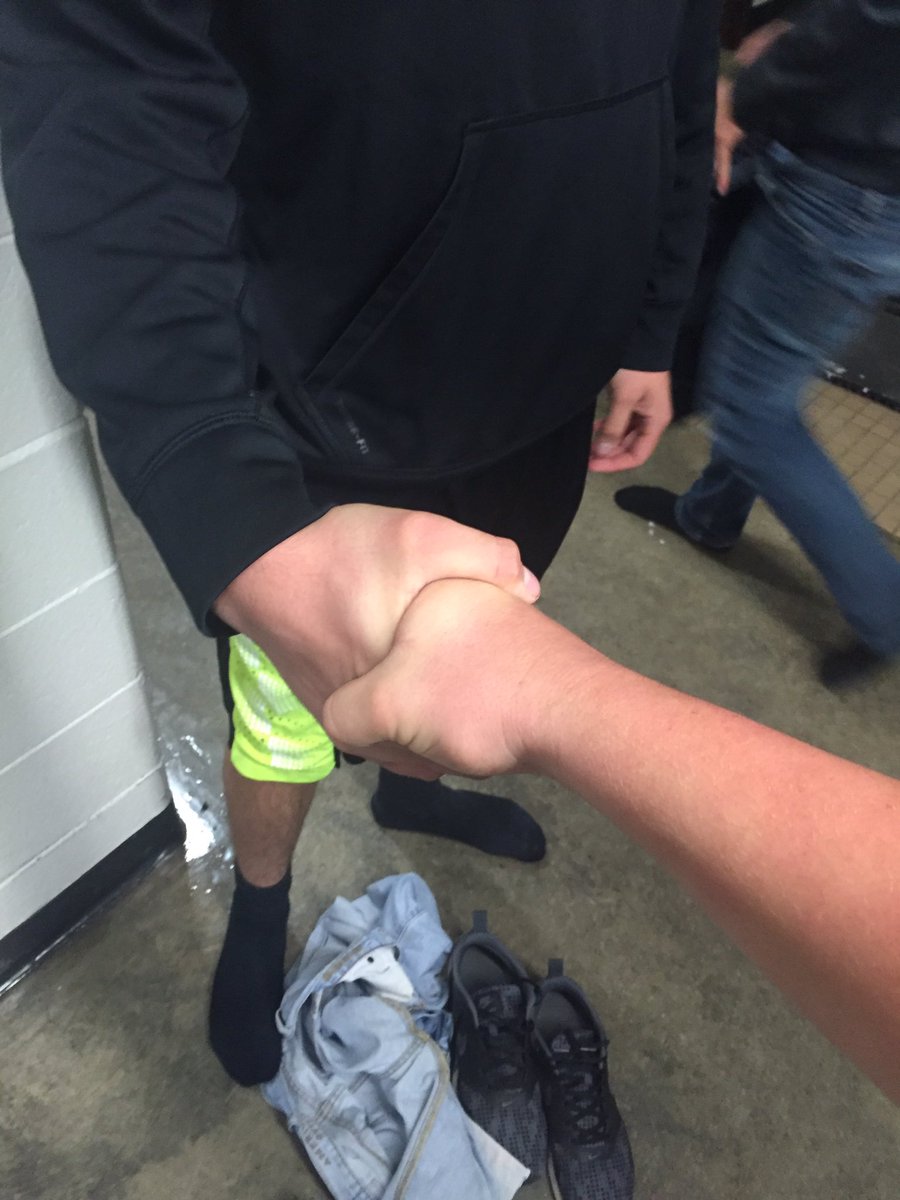 reigjac's tweet photo. It's official. If I get 50 retweets Jack will shave his legs 😈 https://t.co/bVr9bHeylq