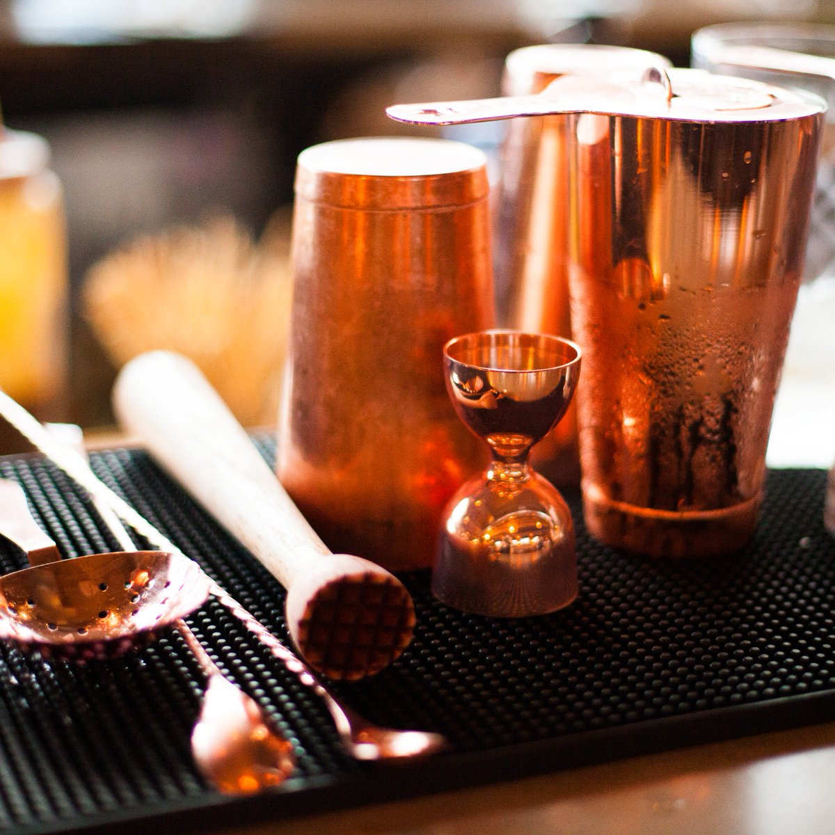 Thirsty Thursday essentials. Where are you headed tonight? Try FCP favourites <a href="/REDSRestaurants/">REDS</a>, <a href="/mamantoronto/">Maman Toronto</a> or @dukewestminster #MyFCPEx