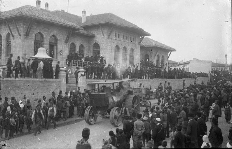 AAnlamak's tweet photo. 13 Ekim 1923. Milli Mücadelenin merkezi Ankara'nın Başkent Oluşunun 93. Yılı Kutlu Olsun. https://t.co/qWWA3dVvgA