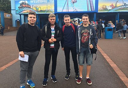 Z_Stretzz's tweet photo. 3 years still gimpin #woons https://t.co/dgnK16ASs2