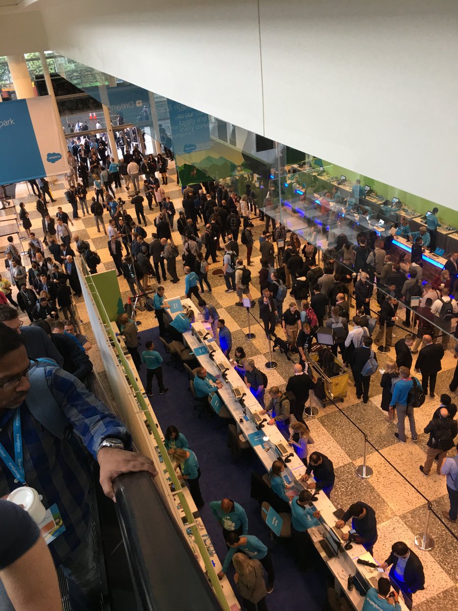 technaglass's tweet photo. We are proud to let our customers know that we are associated with one of the largest cloud computing companies in the world #Dreamforce2016 https://t.co/Ji6hTypbUm