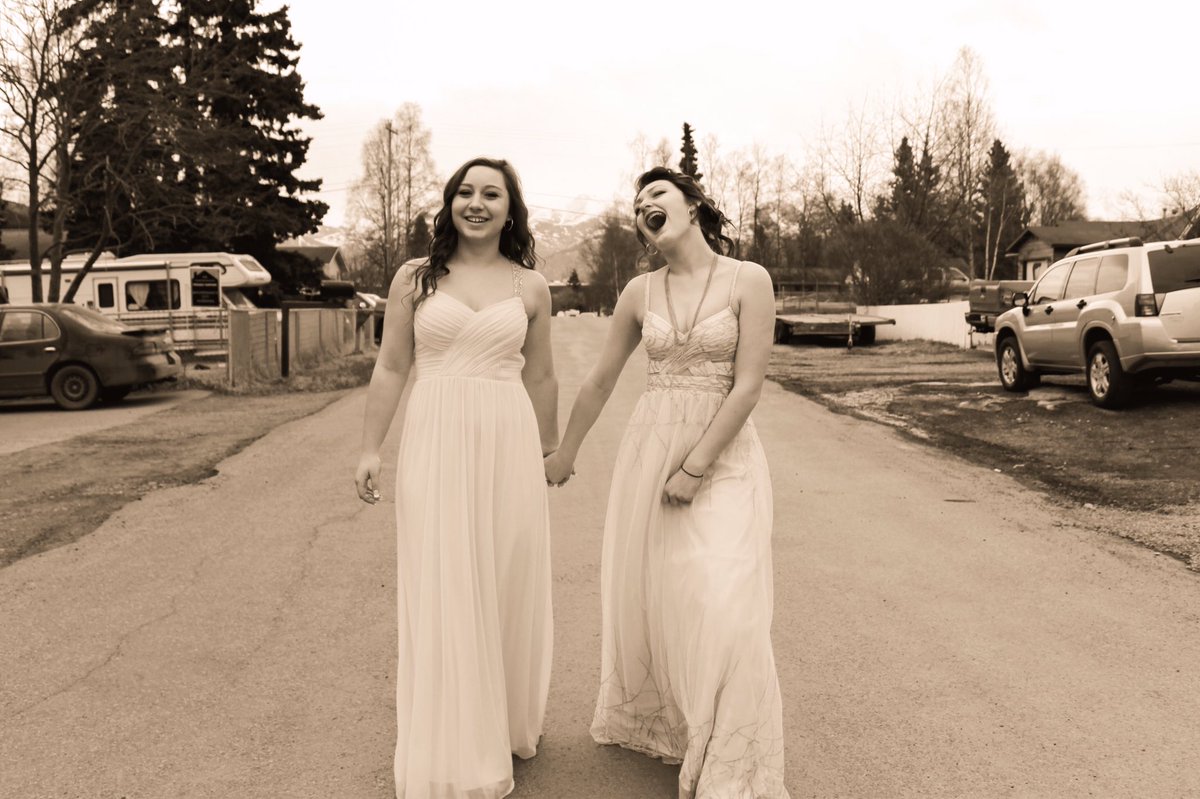 JordanBixel's tweet photo. Happiest of birthdays to this babe, I hope ur day is a great one! Im glade we've known each other since elementary school🎉🎈❤️ #19
#ursoold https://t.co/NB4TlikRbu