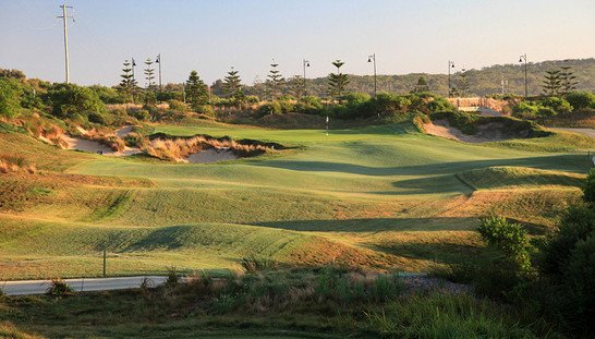 The Ultimate FOUR Player Stay & Play @MagentaShores with a Buffet Breakfast@GolfNSW @Golf_Month Save 59% ow.ly/QuFU3058MXZ