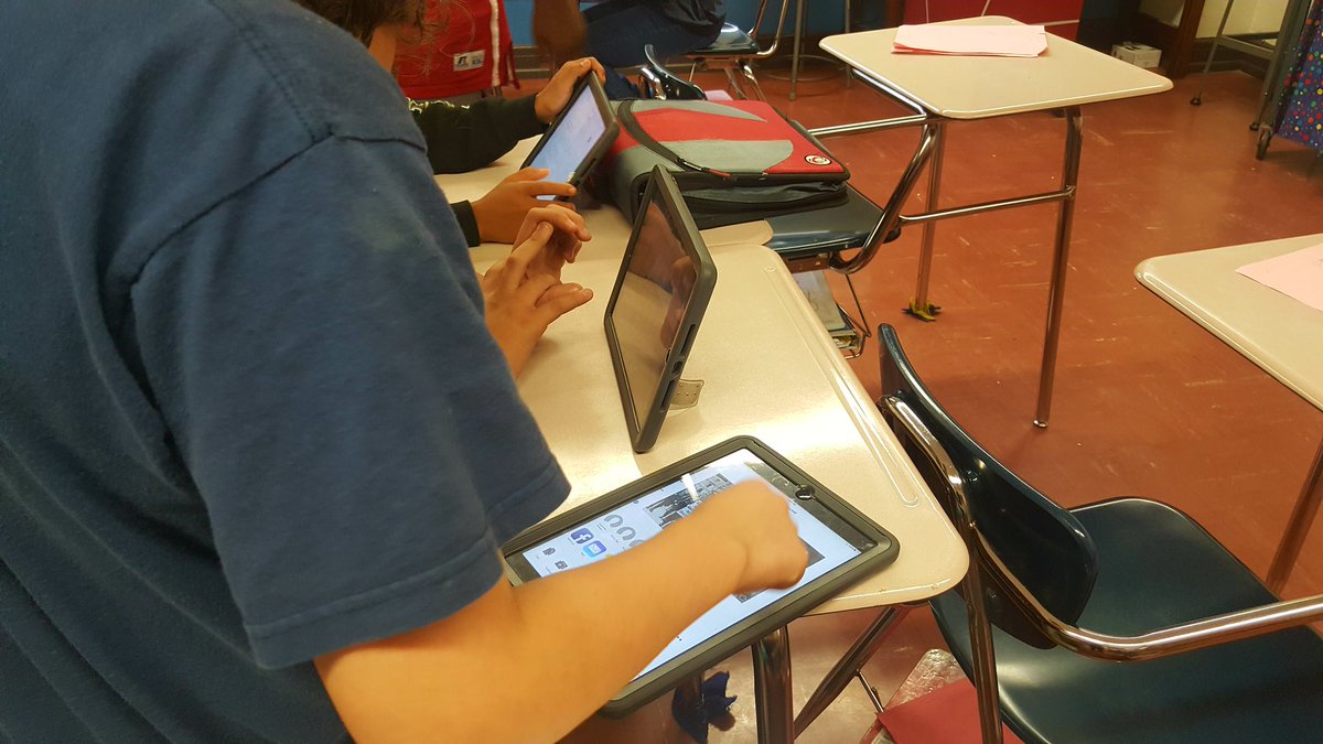 melthornhill's tweet photo. Ss @SJMS_Generals creating video about the economic effect of WW2 using @TouchCastEdu. #kcslearning2020 #ilovesjms https://t.co/RmxnSZsc2G