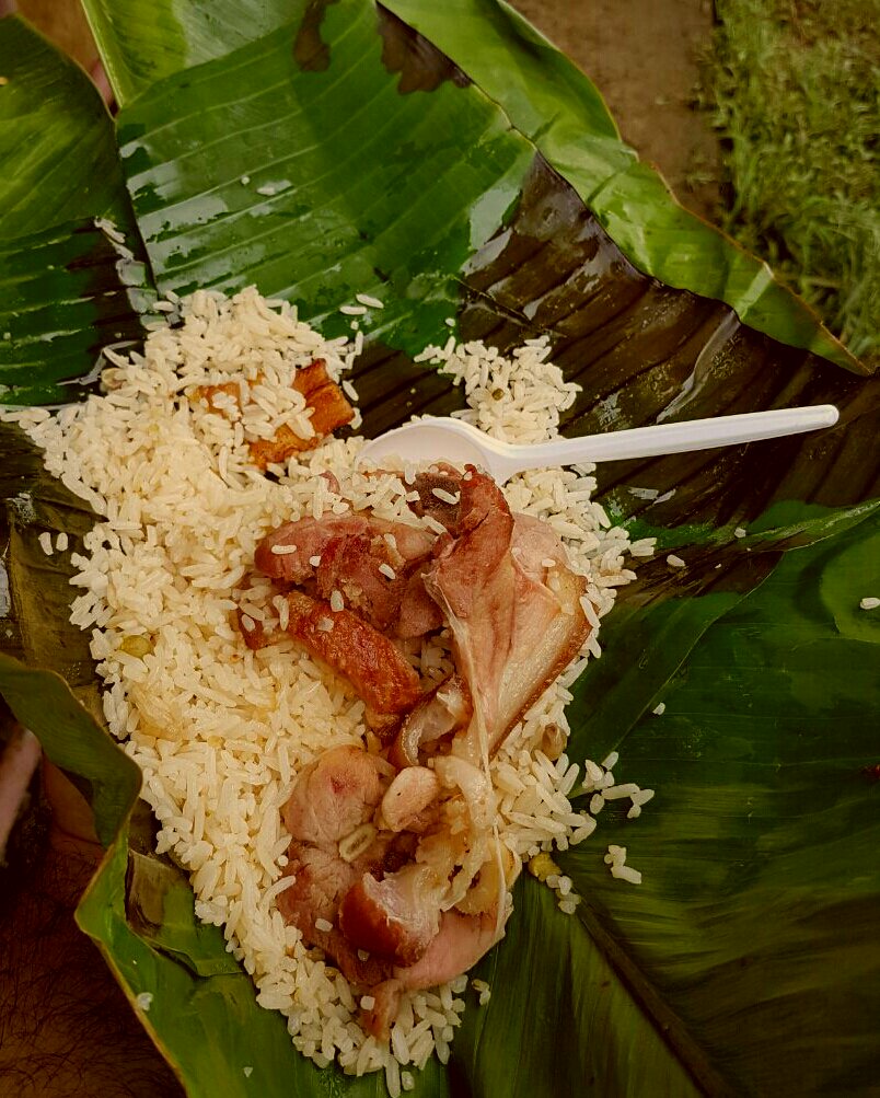 ranchodeboor's tweet photo. MONO CON #CodillodeCerdo #AHUMADO #SMOKEHOUSE, arroz y tajadas maduras en la FINCA DIVALA de John Gregorio Fillis https://t.co/tO3zJuOVQp