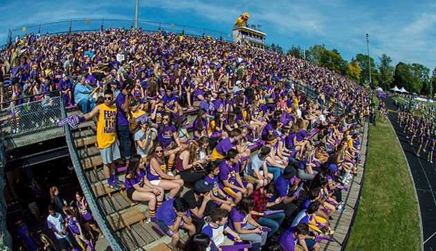 LaurierOneCard's tweet photo. Back in town? Get to the stadium 2mrw -11am- #MFOOT vs Guelph #thatsanorder @WLUAthletics #Itsgreat2baLaurierGoldenHawk https://t.co/E43XG5KvBu