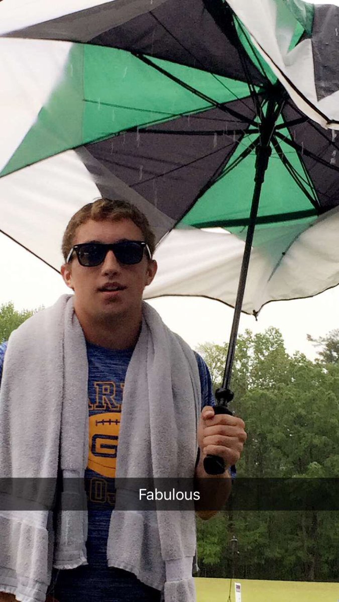 _gnarlykarly's tweet photo. happy birthday @bridges_eli 🎈 I hope your day was great! #trashcan #councilB #spanish https://t.co/ETujLxfYzx