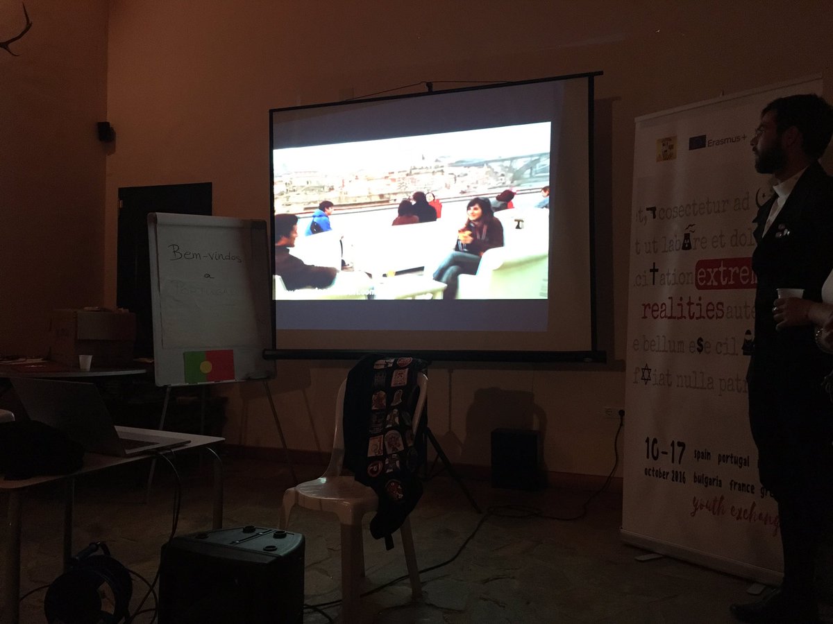doer_org's tweet photo. Portugal team showing the country #erasmusplus #extremerealities #leanat https://t.co/jhblqsvTA0