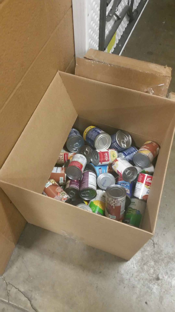 Jefferson Ave drivers (Gateway&amp;Southeast) are supporting the community and the challenge! <a href="/CP_UPSers/">Central Plains</a>#WLD#localfoodpantry