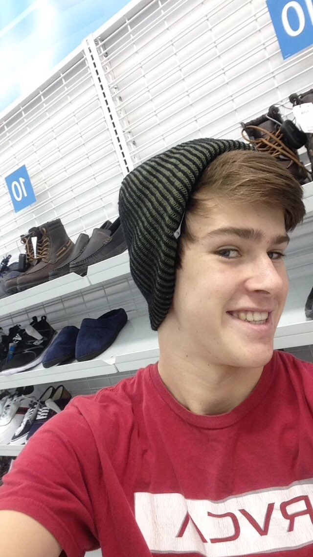 gusgoettl's tweet photo. Happy birthday Sambo! Shouts out to my doo🔥😤💯 @SamTiffany09 https://t.co/K5XyAk8v1P