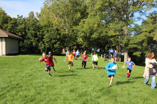 WCSDProud's tweet photo. R 5th graders enjoy the #orienteering tradition in Webster Park! #runthecourse #findthemarks #theybeatmeeverytime https://t.co/FluCXRUJS1
