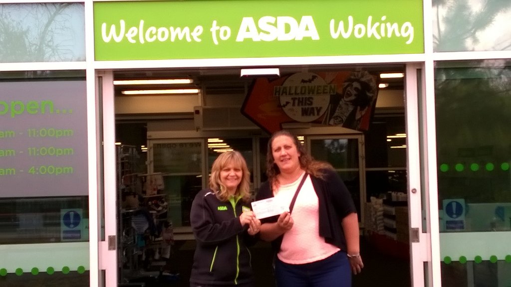 Pleasure to present a chq to Amanda from <a href="/YorkRoadProject/">York Road Project</a> today