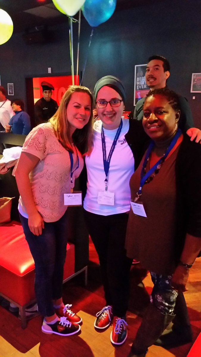 BioBuzzNetworks's tweet photo. If only our bowling skillz were as topnotch as this photo bomb #BioBuzz at #biobowl2016 @DPClinical https://t.co/zG9scVDaQn