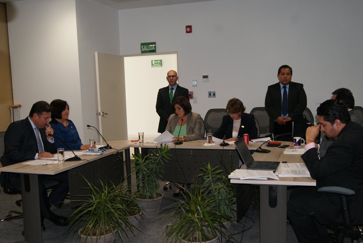 DipVerdeGto's tweet photo. Finalizada Sesión de Ordinaria de Pleno, inician trabajos de Comisión de #medioambiente presidida por @SOLEDAD_LEDEZMA https://t.co/cFKR7MInfI