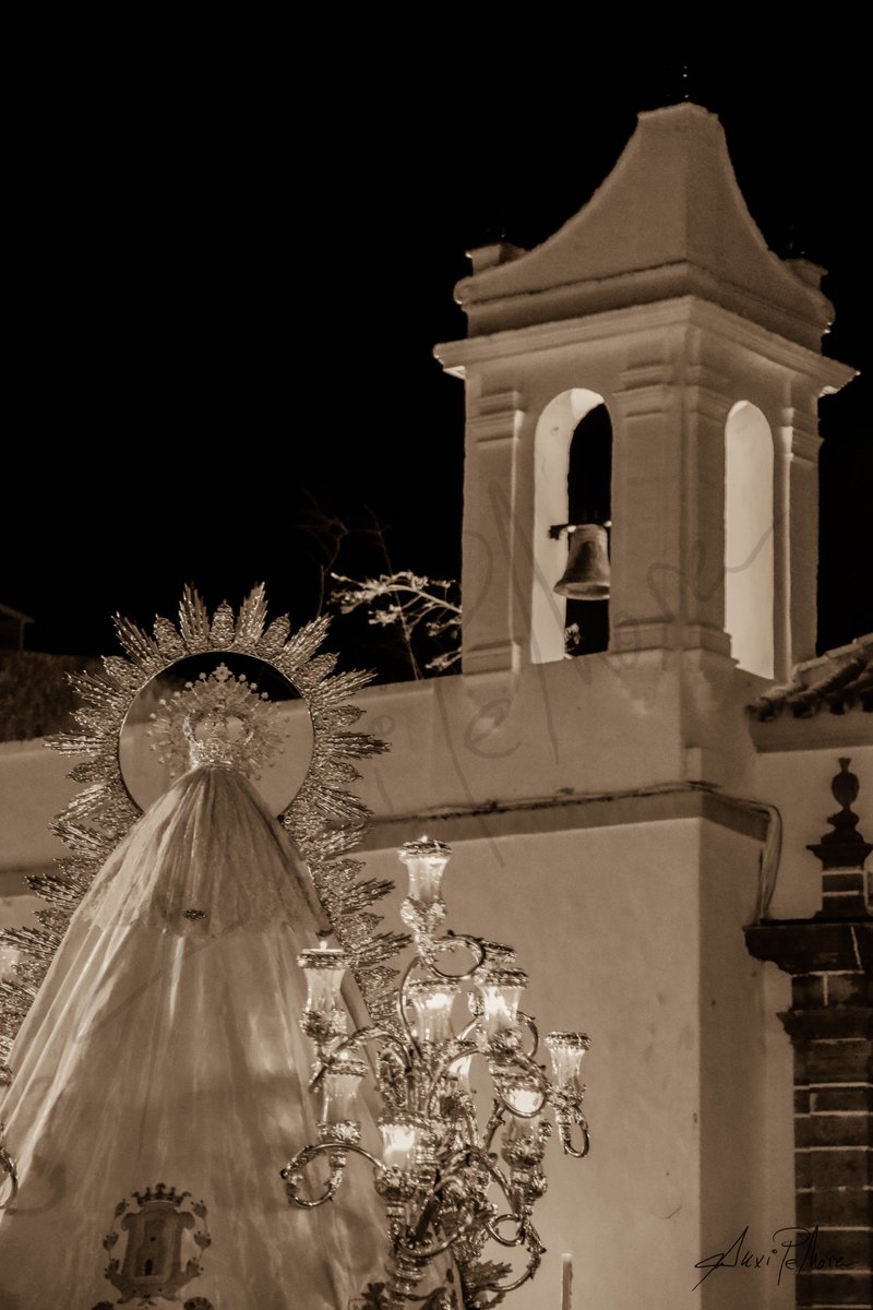 Procesión de <a href="/RosarioCoronada/">RosarioCoronada Rota</a> a sones de <a href="/BMEnriqueGalan/">BM Enrique Galán</a>