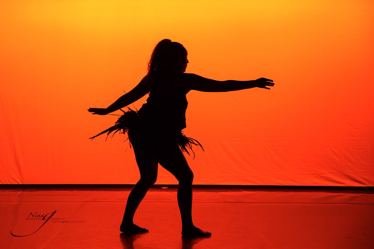 TempoDanceFest's tweet photo. SIVA Niu Sila - 4 emerging choreographers. Stunning! Final performance Sat 6.30pm Pic by Nina Gastreich #temponz16 https://t.co/m43SiEcFUl