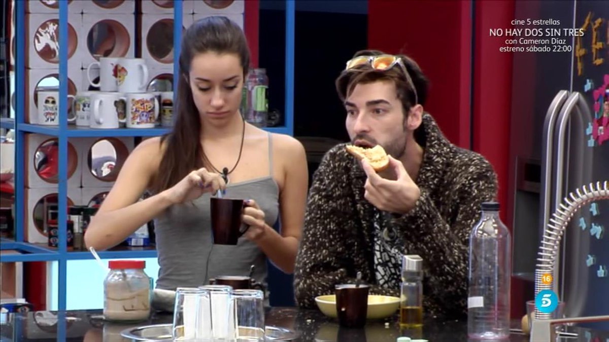GHmomentazos's tweet photo. #Gala6GH17 A Miguel se le abren los poros de la alegría cada vez que está al lado de Adara > https://t.co/XxKwmK9XcI https://t.co/7KcUGB05lx