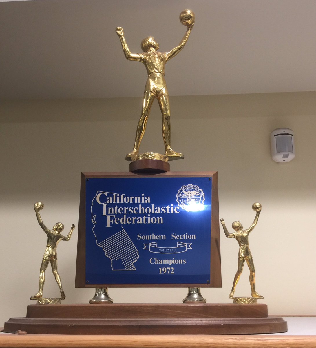 MiraCostaAlumni's tweet photo. Look what we found. The 1972 CIF Champs girls volleyball trophy! #legends @miracostavball https://t.co/ZiMXXz2Eex