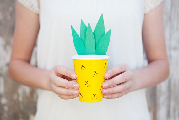 _EliCar's tweet photo. @isabelitazz Mira, me encontré esta imagen de un vaso de piña que podemos usar para servir el tepache y seria muy representativo https://t.co/XigoIVH2b1