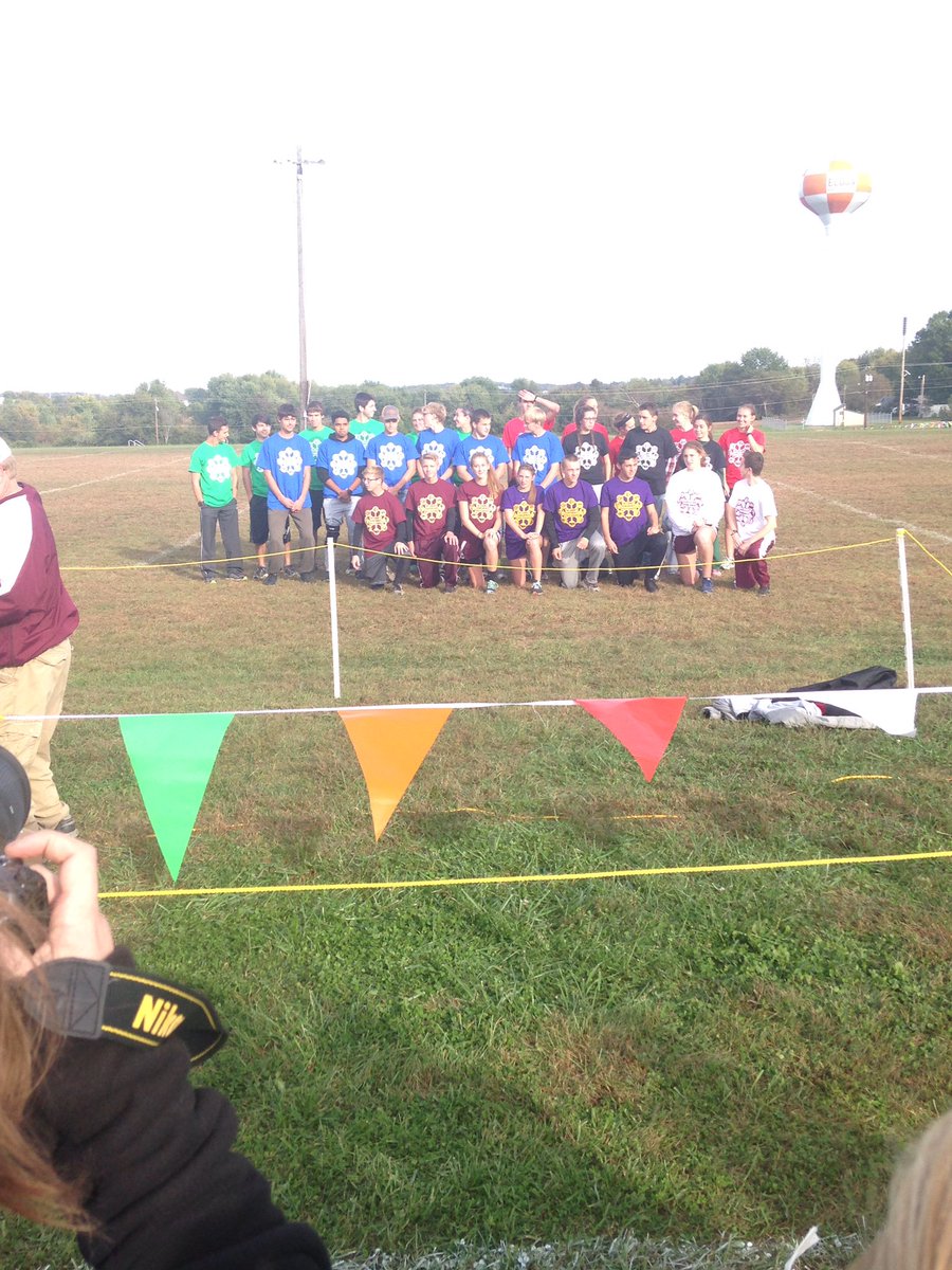 SBooneHS's tweet photo. Recognizing seniors of each conference school before conference race @sbcxc @BruceJournal @RodKRCG13 @TonyKRCG13 @KOMUsports https://t.co/q4dZ5qagGM