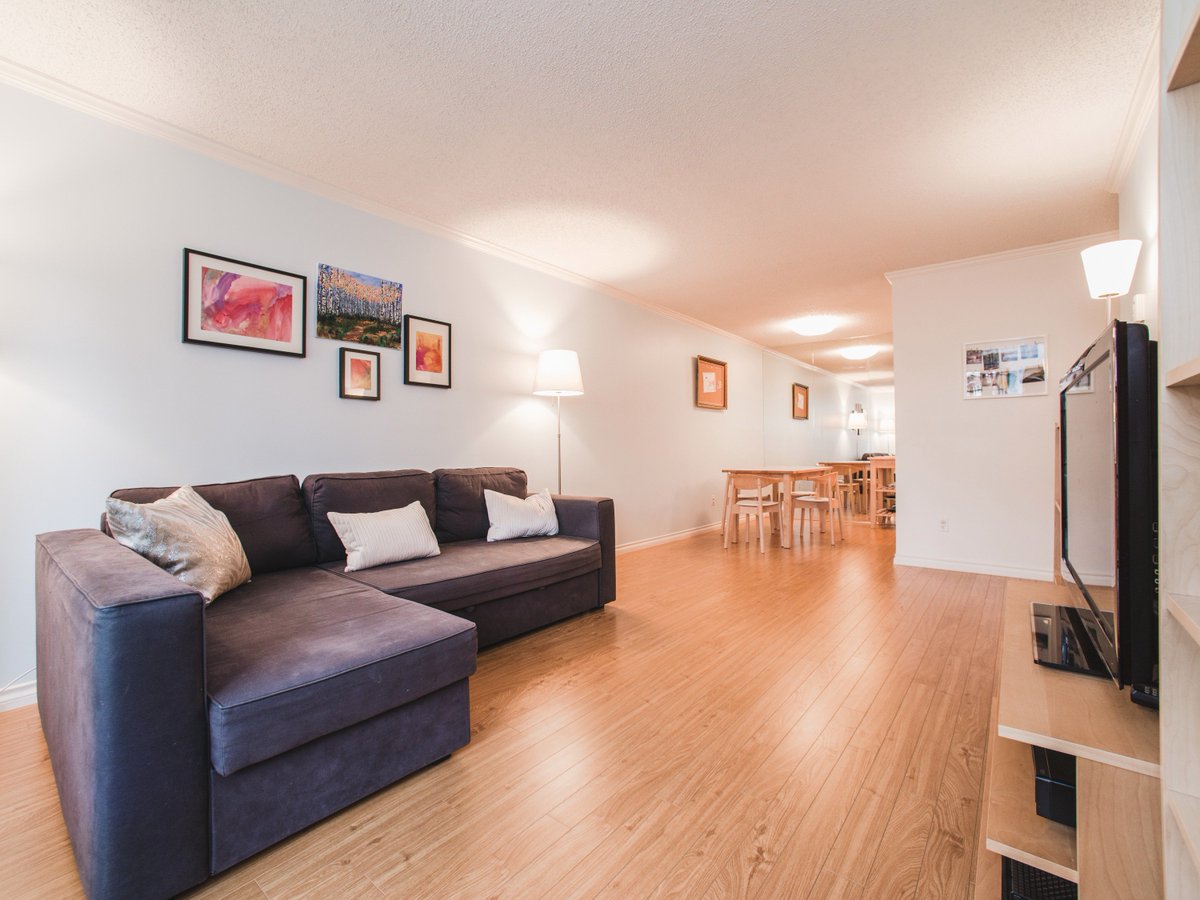 RealtorLindsie's tweet photo. New listing! A pet friendly 2 bedroom condo near Commercial Drive with a fully fenced patio. Sneak peek tonight! https://t.co/H2gw1gdUOT https://t.co/4ipW1cwdHk