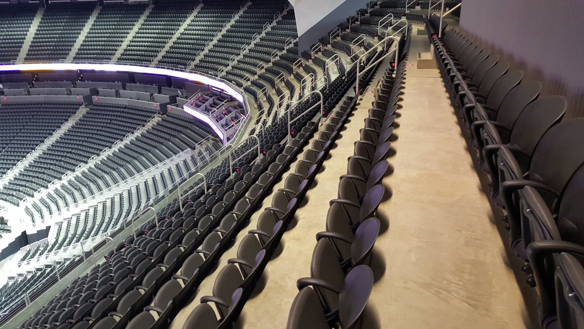 GrantNapear's tweet photo. FYI..No cup holders upstairs! Very common in new buildings! https://t.co/dCy3iNsfYw