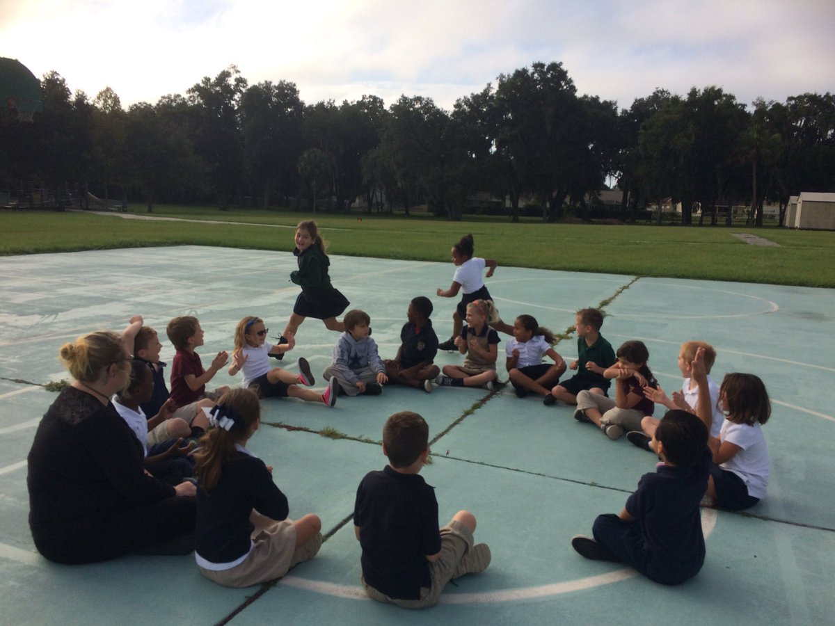 MsJurado_Music's tweet photo. Fall weather + 1st Gr singing assessment game = music class outside! So much fun! @HCPSLimonaES #limonamusicrocks #limonarocks https://t.co/h4kaO5Lkwg
