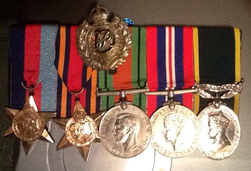richard_duckett's tweet photo. @Proud_Sappers #Sapper300
My Grandad's #WW2 #RoyalEngineers cap badge and medals. Happy Birthday to the Corps. https://t.co/1izzssHi6W