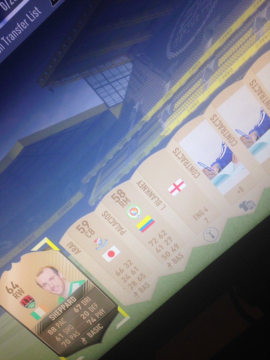 dterampage's tweet photo. @Nick28T #PMRTG I spent 7k on packs and get him a Aston villa player and Sydney who sold for 10k OMFGG https://t.co/FbY2cIHoIf