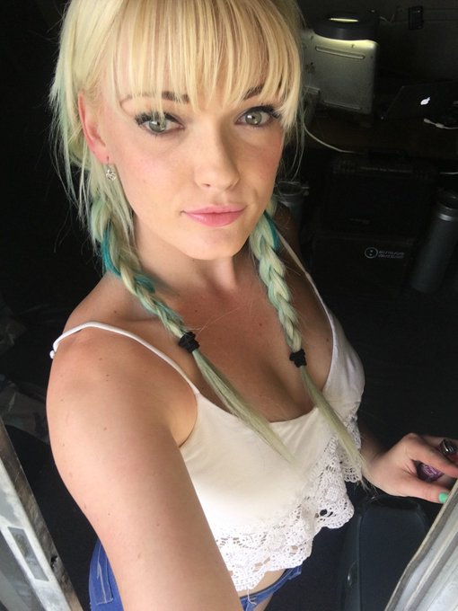 I love ambient lighting and ambient lighting loves me. 😍 https://t.co/56uGQYEJWX<a href="/tag/noprop60"class="tags"><span>#noprop60</span></a>