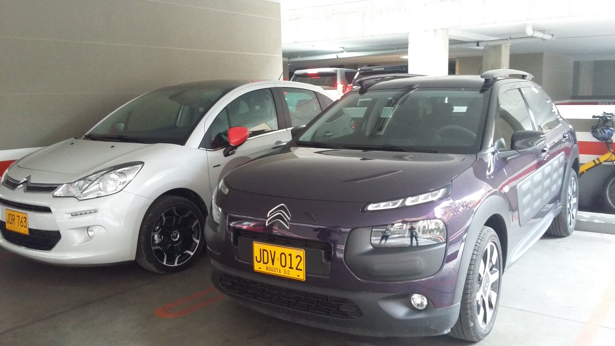 lumobuitrago's tweet photo. #yoquierouncitroen me pueden dar cualquiera de estas dos linduras a ver si levanto rolo que me de un borondo! @CitroenColombia https://t.co/ZBI5WnisOk