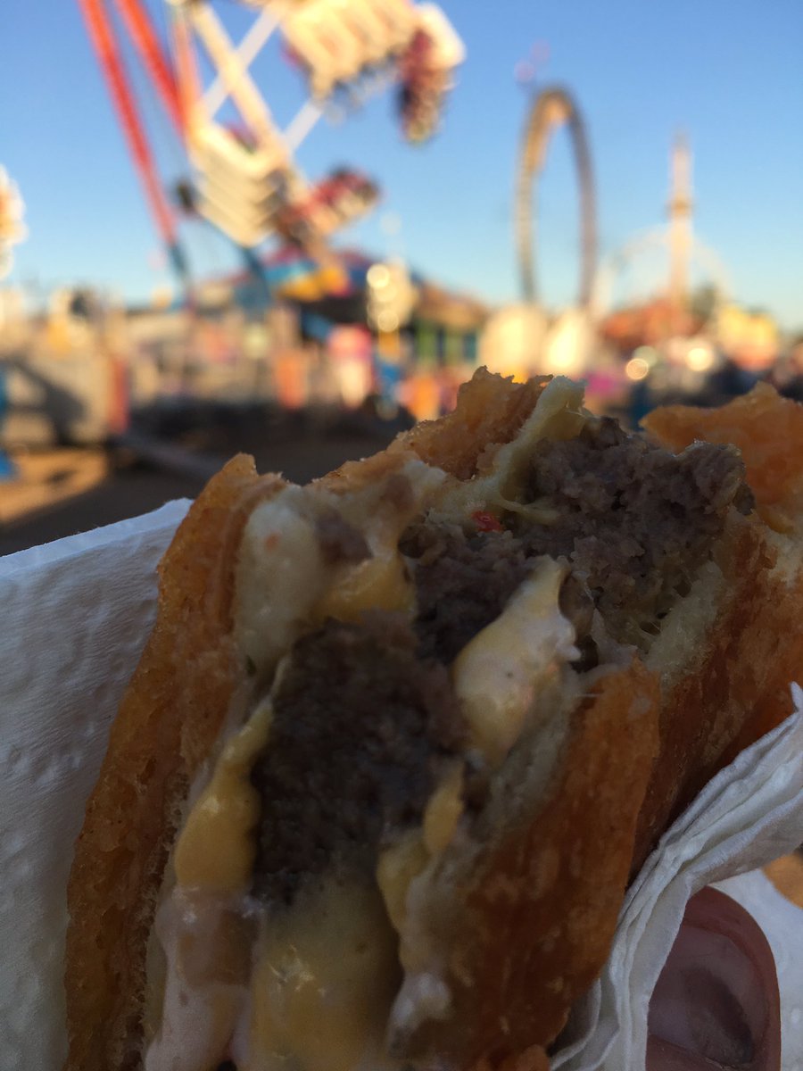 see_eat's tweet photo. Deep Fried Burger #seeandeatms https://t.co/CONHnWadwh