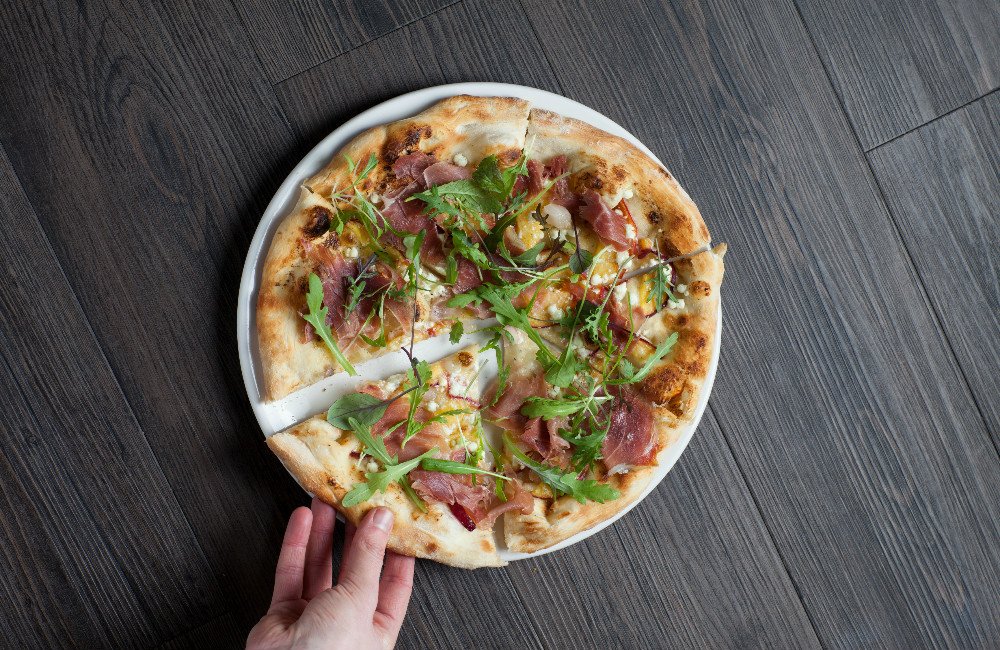 NavigateAtl's tweet photo. Recipe: Peach & Prosciutto Pizza with maple rosemary aoili #TimAndresen @morriseast https://t.co/TF8FkqaIiy https://t.co/7udq3TL9my